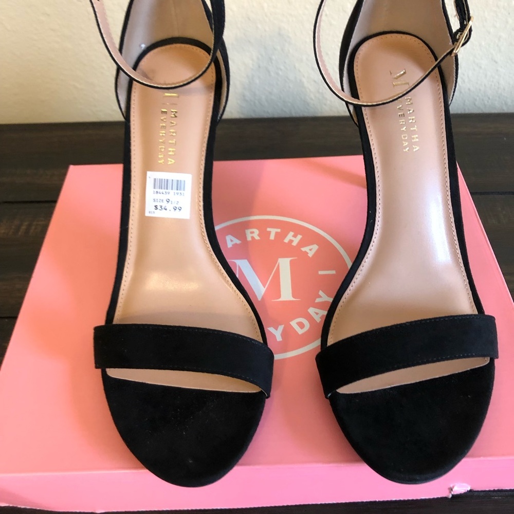 NWT black heels